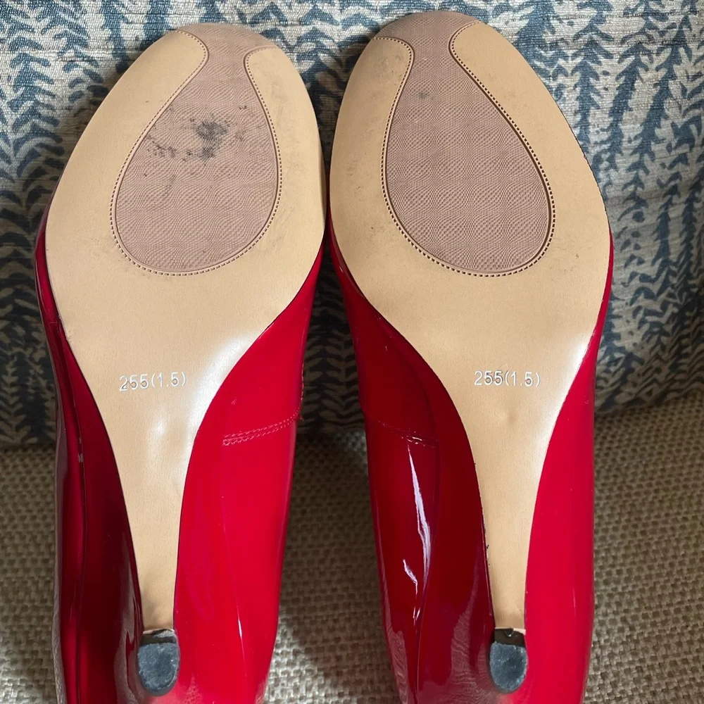 Red Patent Round-Toe Women’s Flats - Unbranded